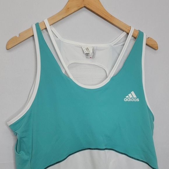 ADIDAS Tank with adjustable sports bra under Air whole in back - Picture 4 of 12